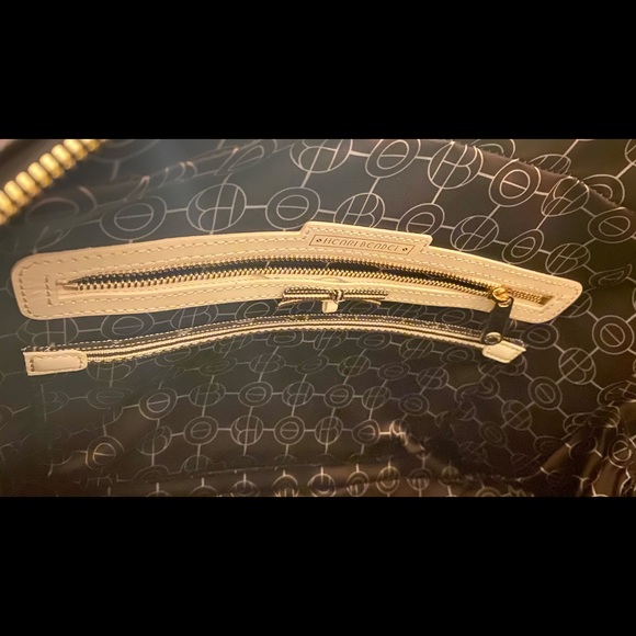 Henri Bendel Top Handle Satchel Very Rare, Wine. - Picture 11 of 11